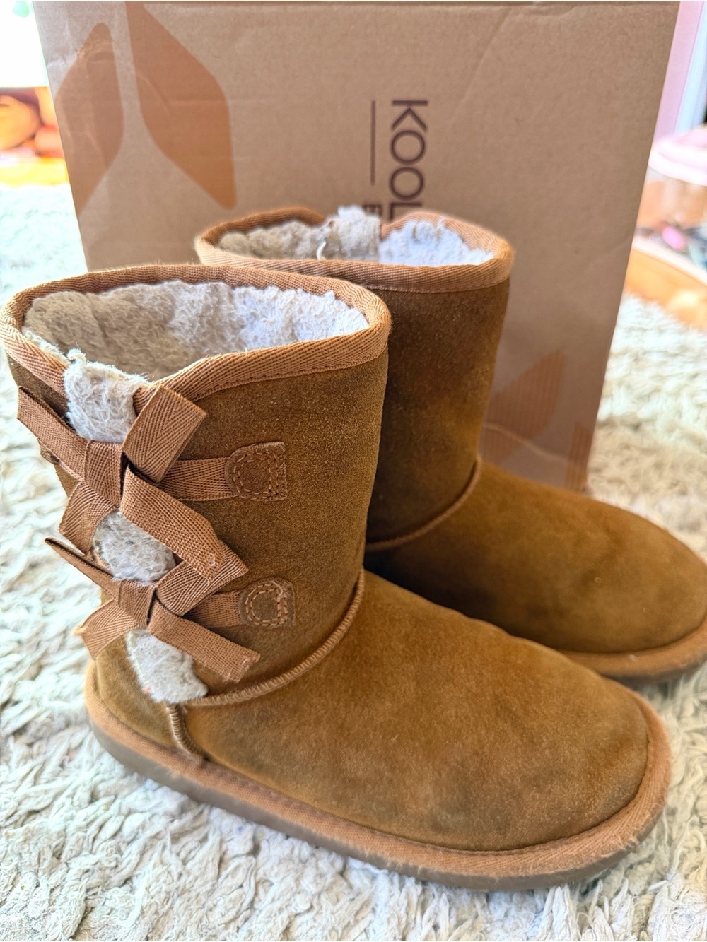 Koolaburra by Ugg “Victoria Short” Chestnut Suede Boots, Size 1